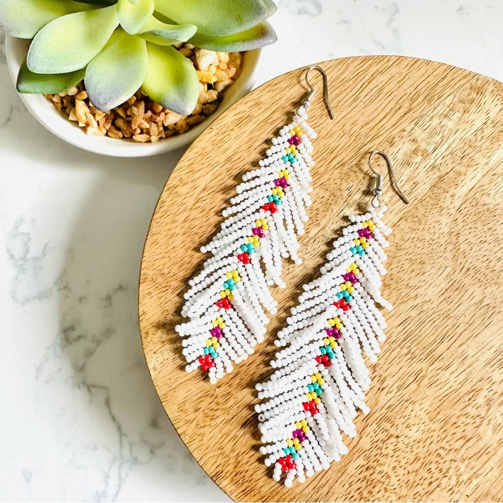 2/$30๐ต White Feather Seed Beaded Earrings Bohemian Native Style Southwestern